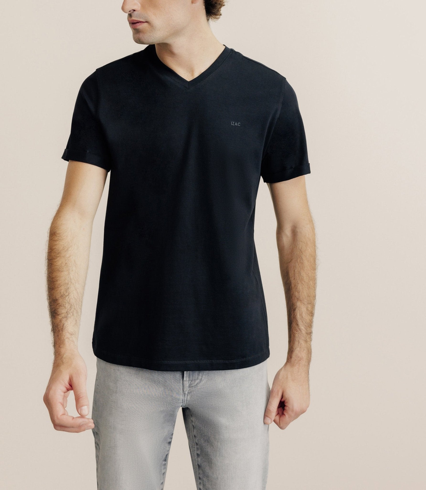 T-shirt col V noir - IZAC