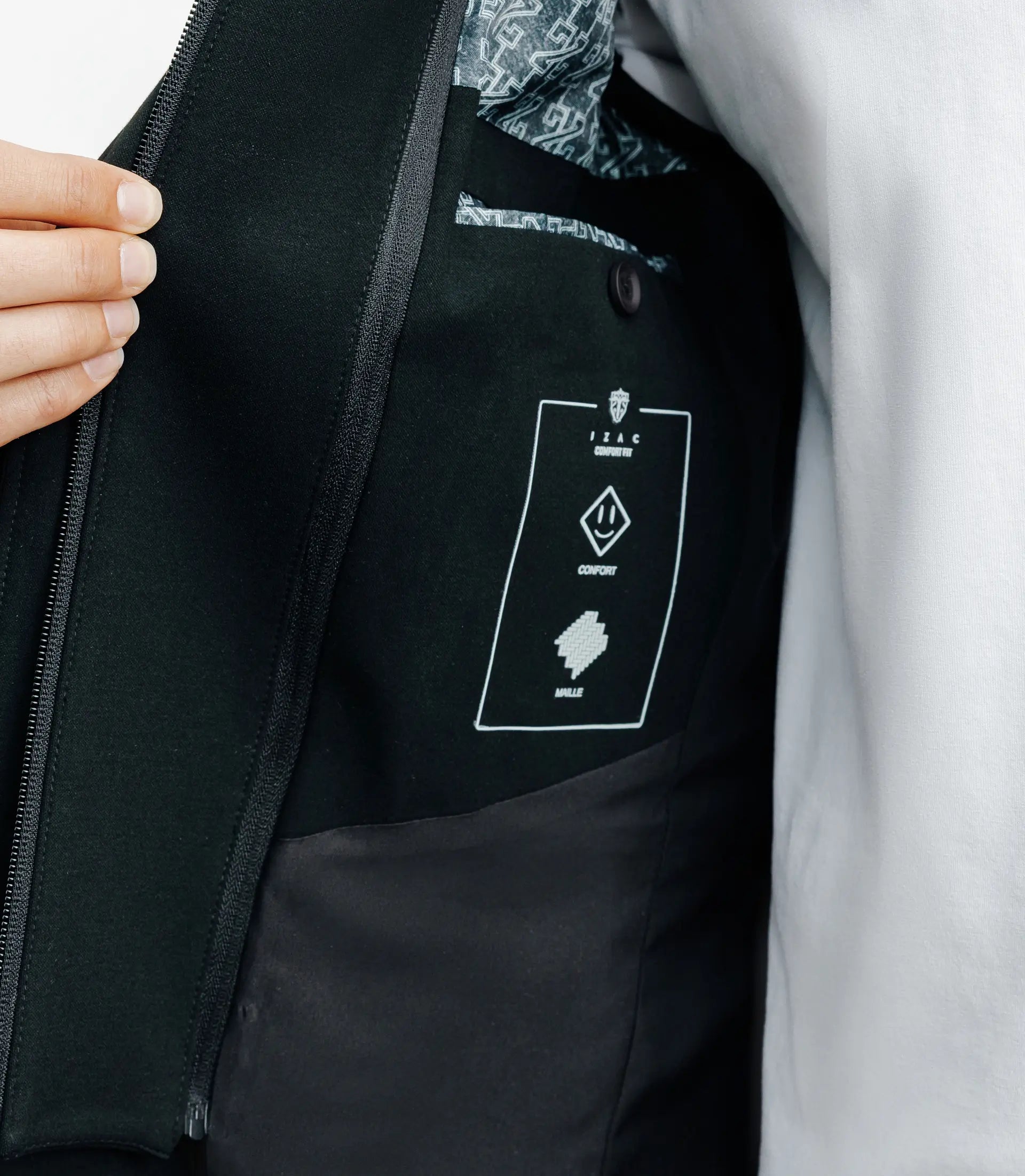 Veste en maille avec parmenture noire - IZAC